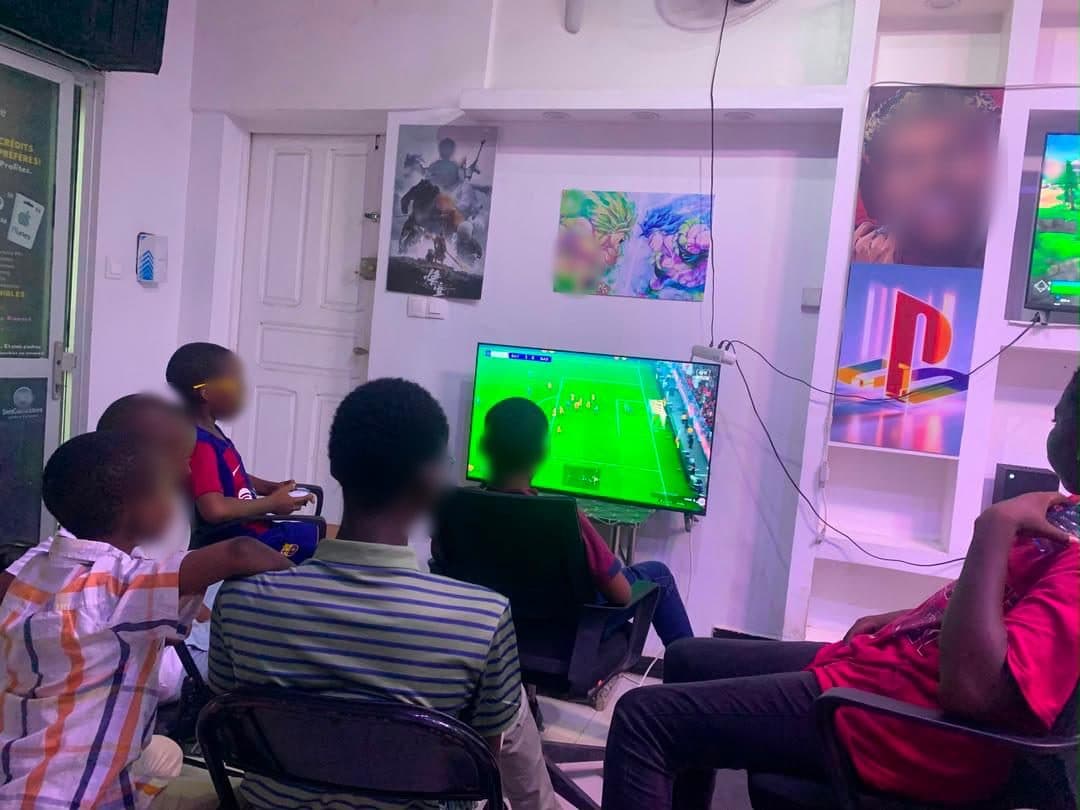 Salle de jeu SenGameStore à Dakar, vue 3